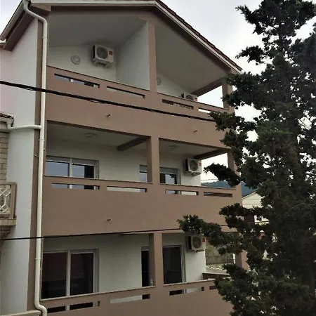 Orhideja Rab Town